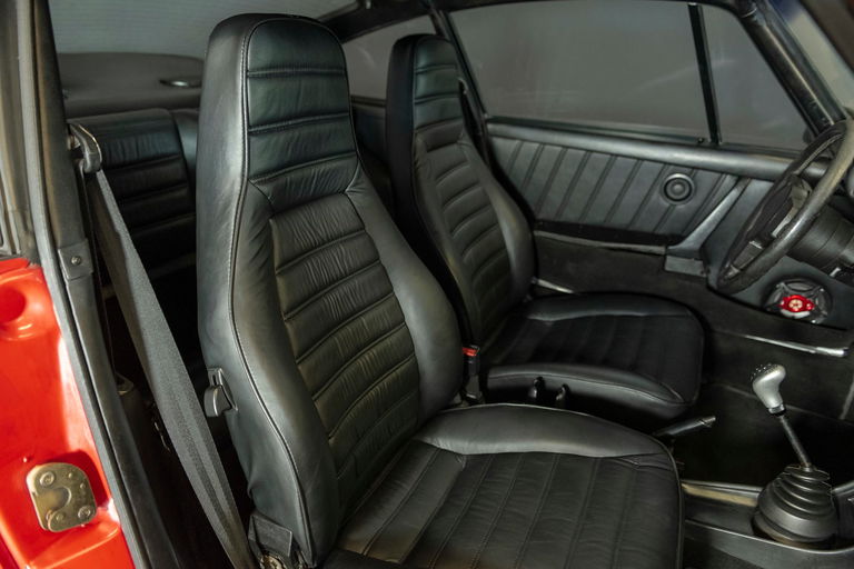 Porsche 911 Carrera 3.2 (US)