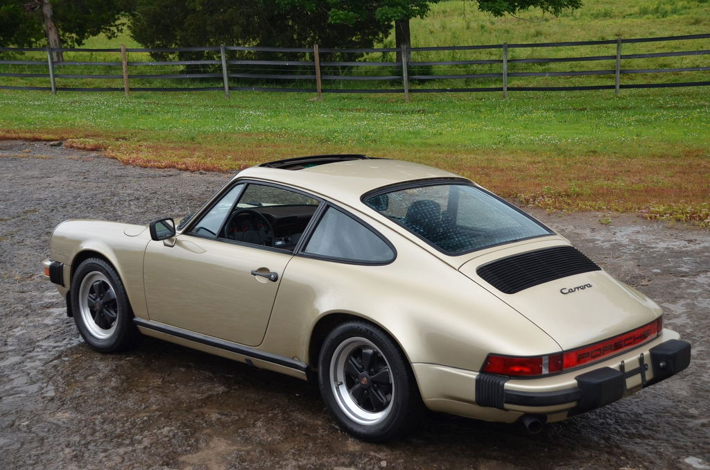 Porsche 911 Carrera 3.2 (US)