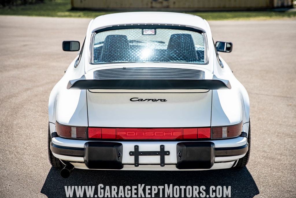 Porsche 911 Carrera 3.2 (US)