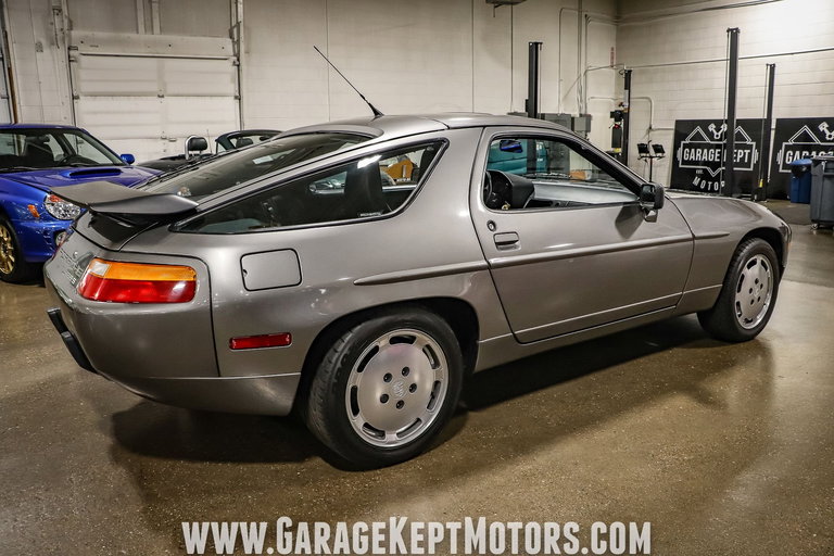 Porsche 928 S4
