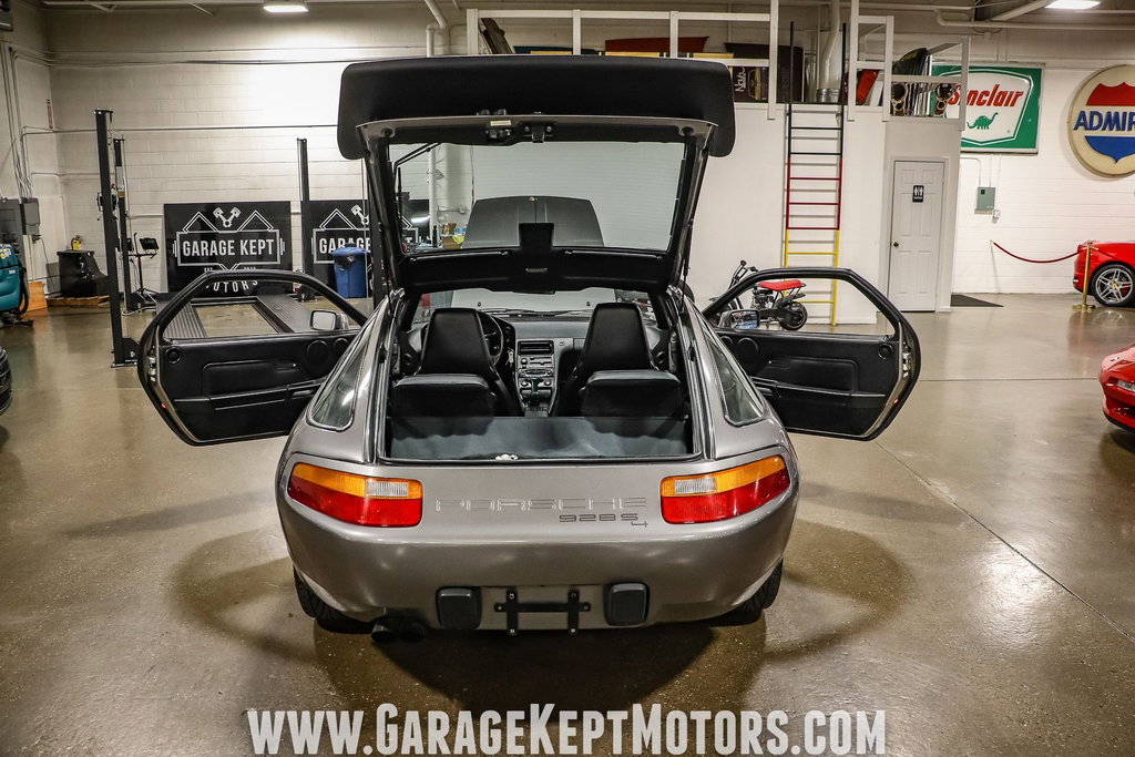 Porsche 928 S4
