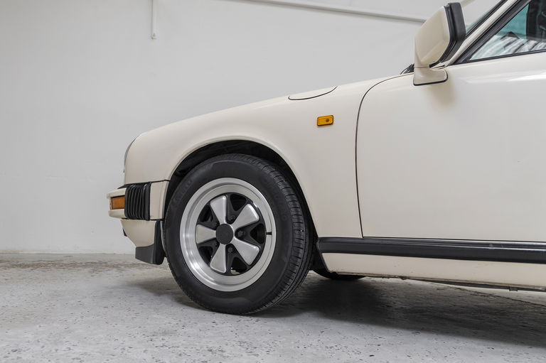 Porsche 911 Carrera 3.2