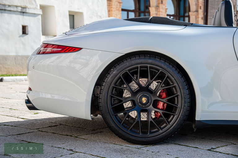 Porsche 991 Carrera 4 GTS