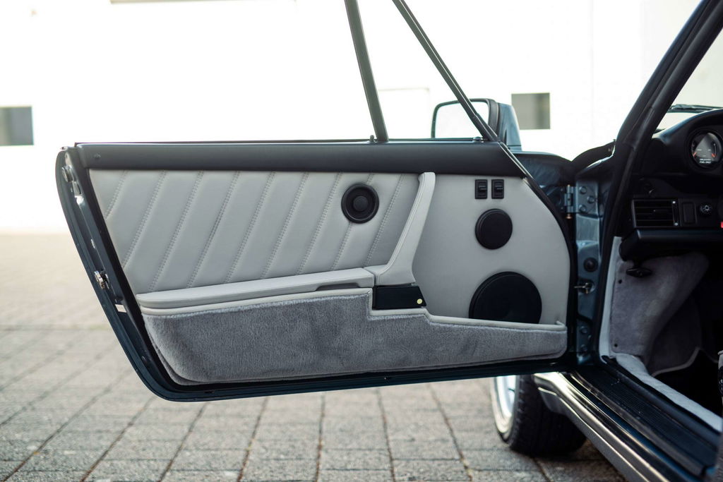 Porsche 911 Turbo 3.3 (US)