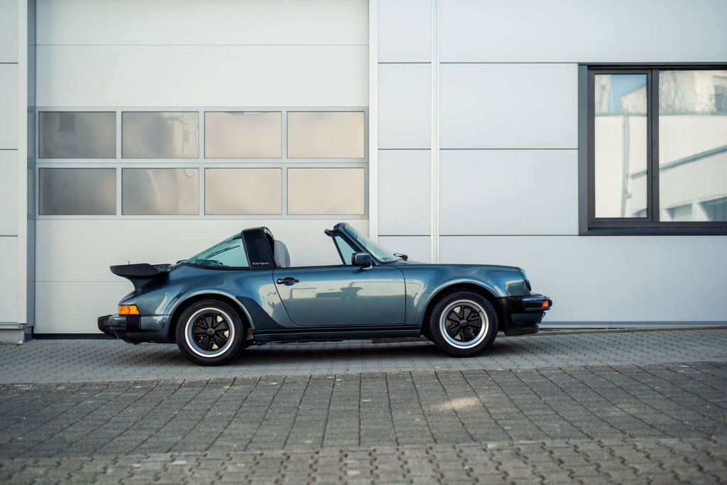 Porsche 911 Turbo 3.3 (US)