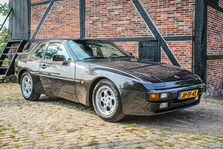 Porsche 944 Coupé