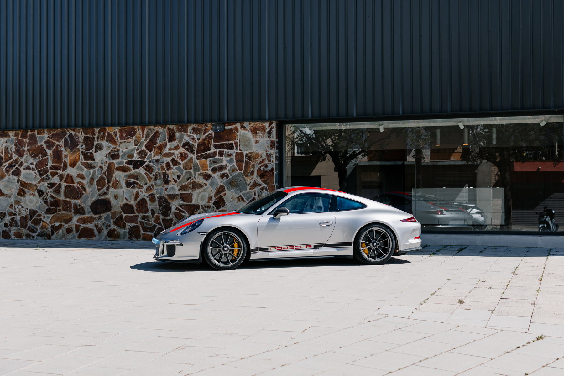 Porsche 911 R 2017 - elferspot.com - Marketplace for Porsche
