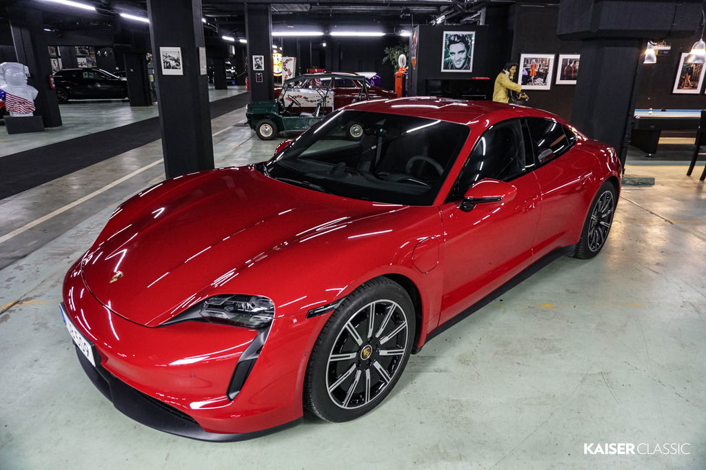 Porsche Taycan 4S