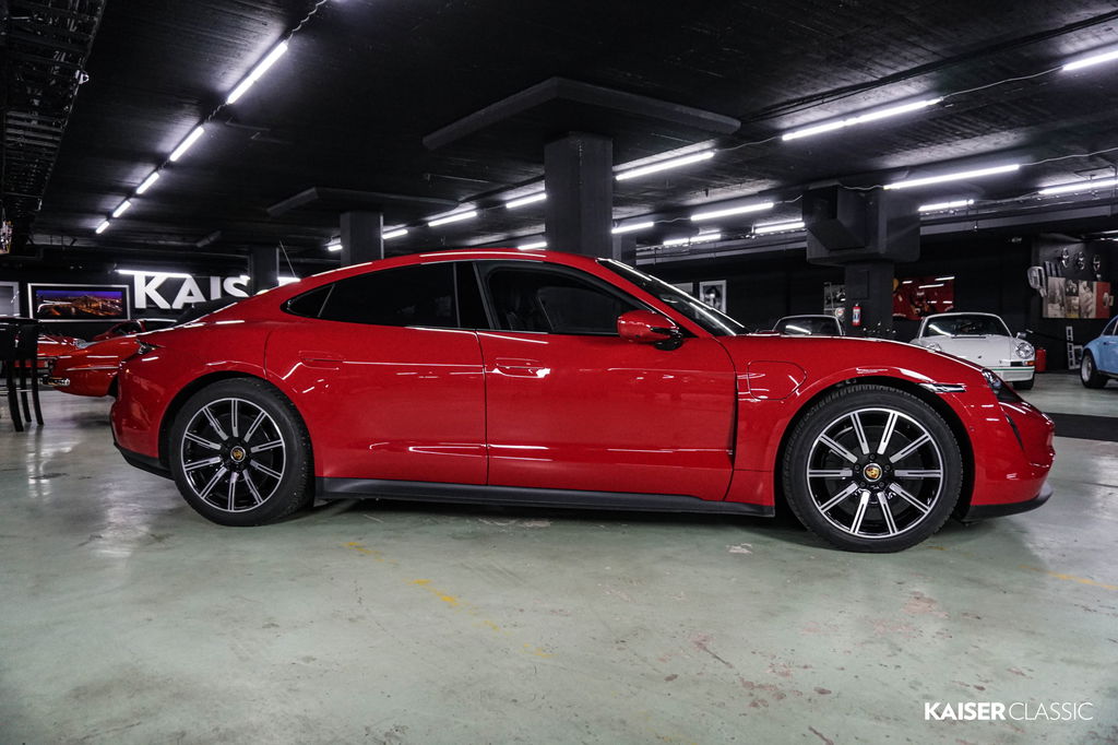 Porsche Taycan 4S