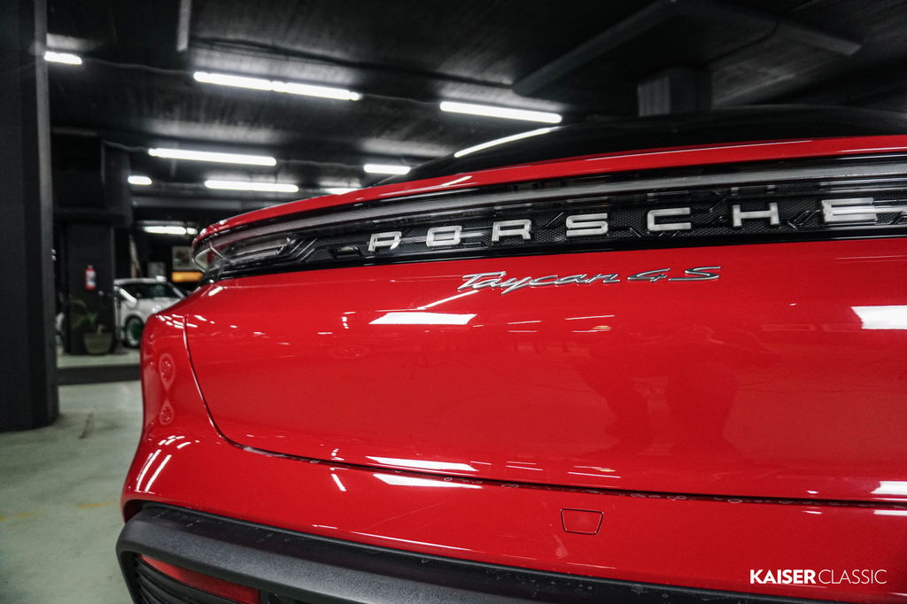 Porsche Taycan 4S