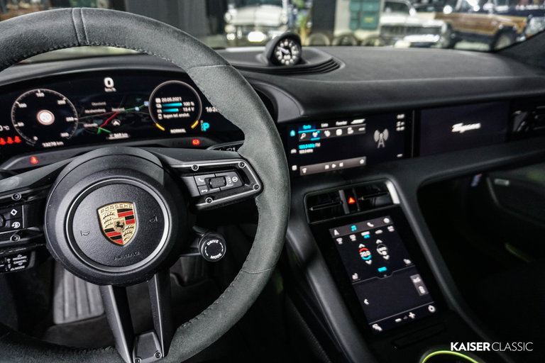 Porsche Taycan 4S
