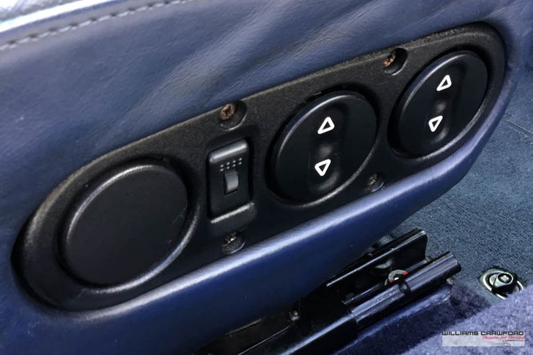 Porsche 993 Carrera 4S