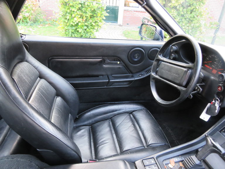 Porsche 928 S4