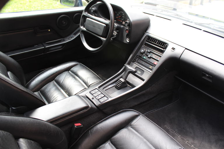 Porsche 928 S4