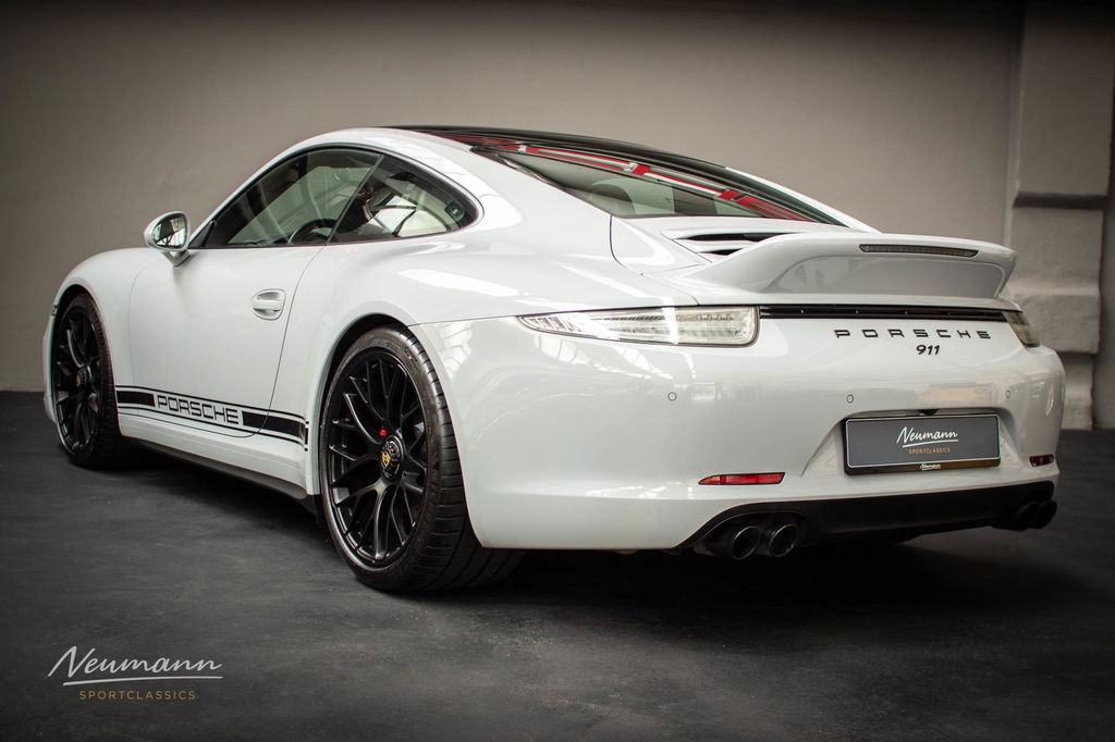 Porsche 991 Carrera GTS