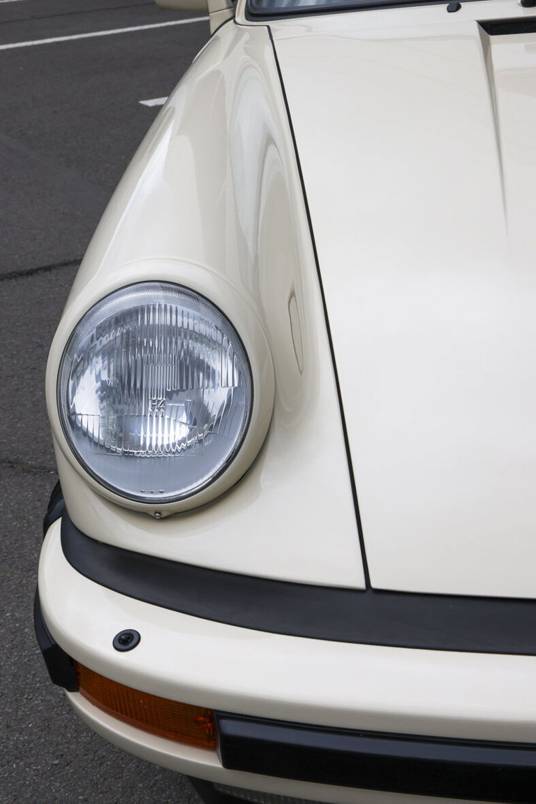 Porsche 911 Carrera 3.2 (US)