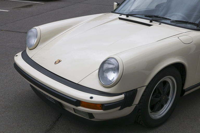 Porsche 911 Carrera 3.2 (US)