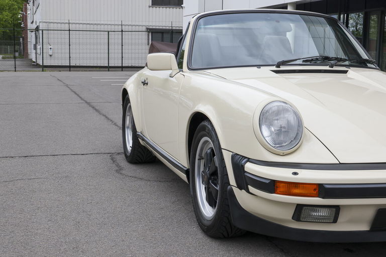Porsche 911 Carrera 3.2 (US)