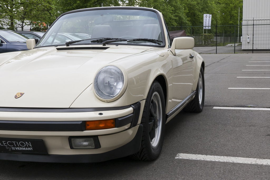 Porsche 911 Carrera 3.2 (US)