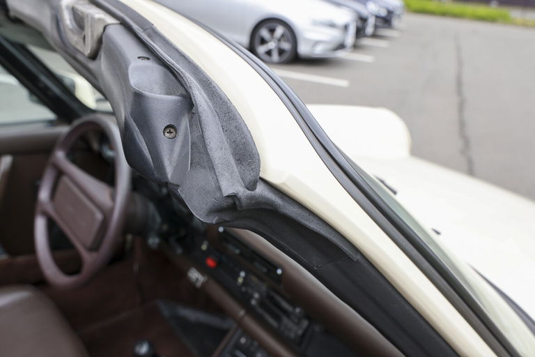 Porsche 911 Carrera 3.2 (US)