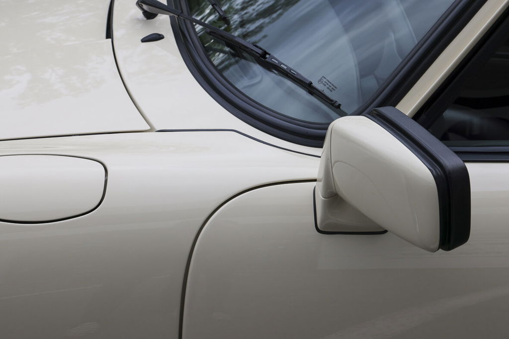 Porsche 911 Carrera 3.2 (US)