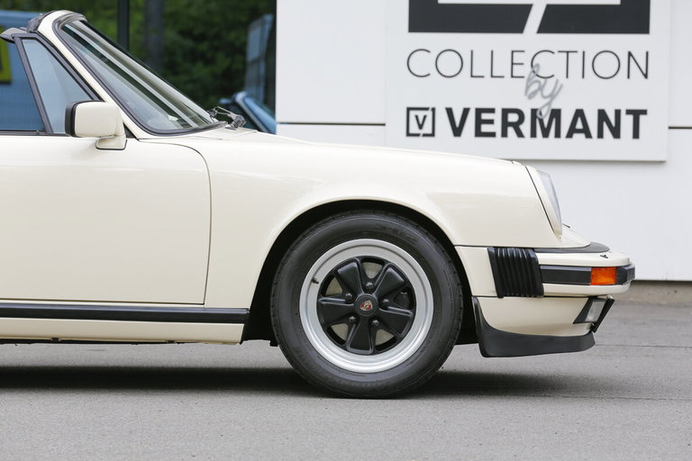 Porsche 911 Carrera 3.2 (US)