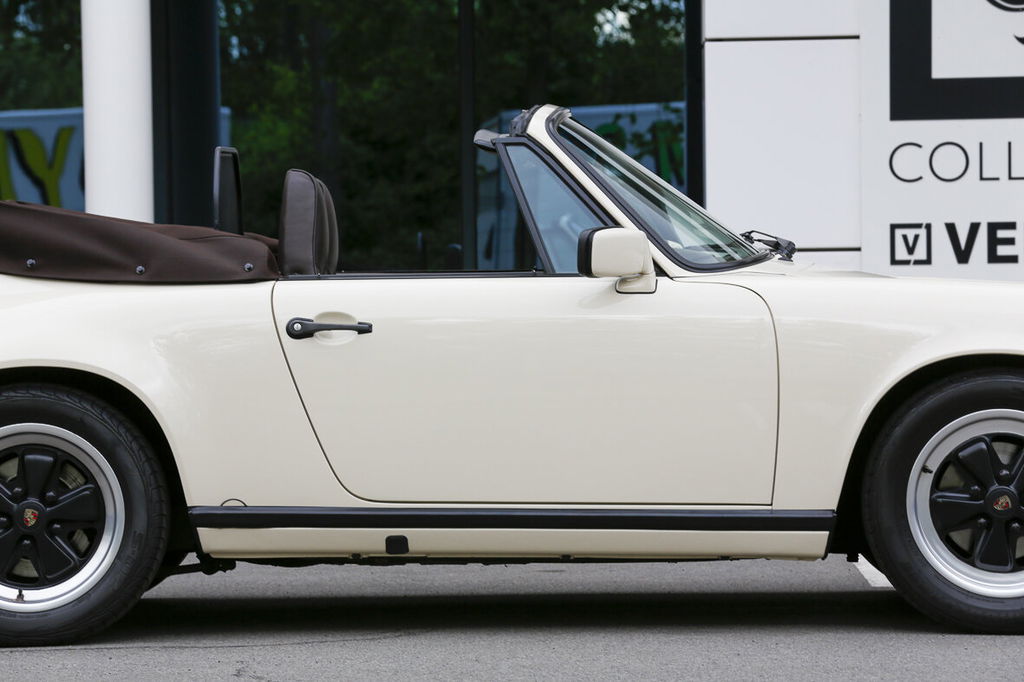 Porsche 911 Carrera 3.2 (US)