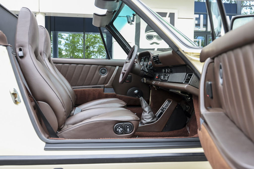 Porsche 911 Carrera 3.2 (US)