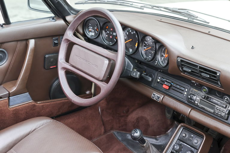 Porsche 911 Carrera 3.2 (US)