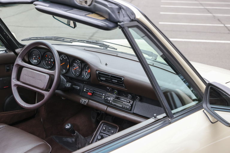 Porsche 911 Carrera 3.2 (US)