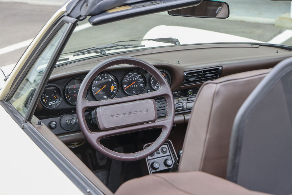 Porsche 911 Carrera 3.2 (US)