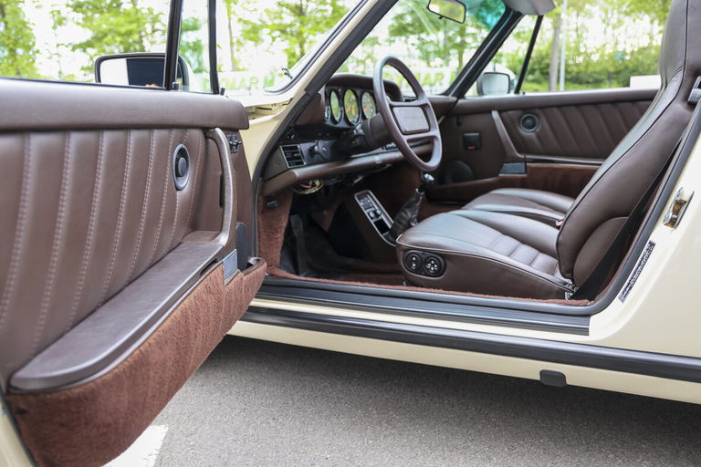 Porsche 911 Carrera 3.2 (US)