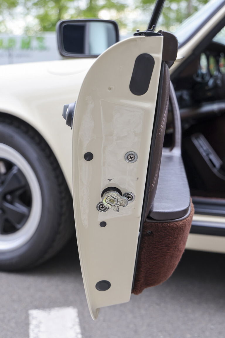 Porsche 911 Carrera 3.2 (US)