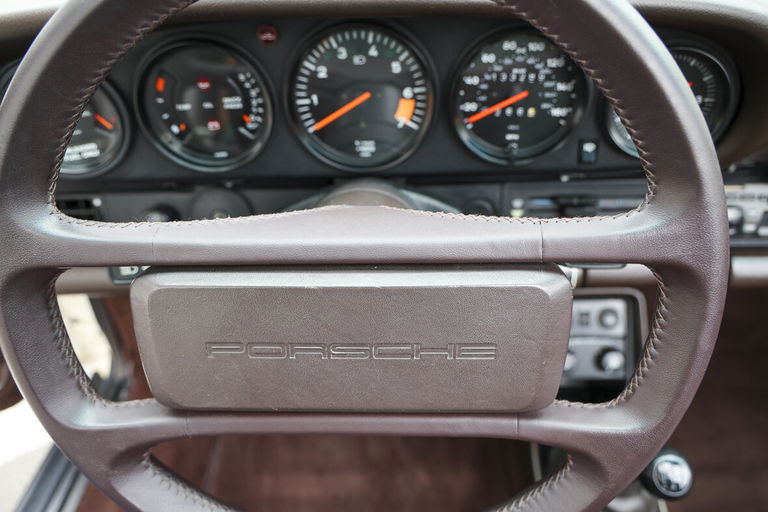 Porsche 911 Carrera 3.2 (US)