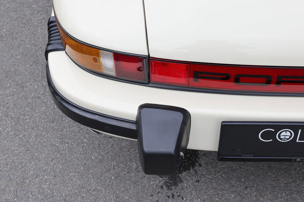 Porsche 911 Carrera 3.2 (US)