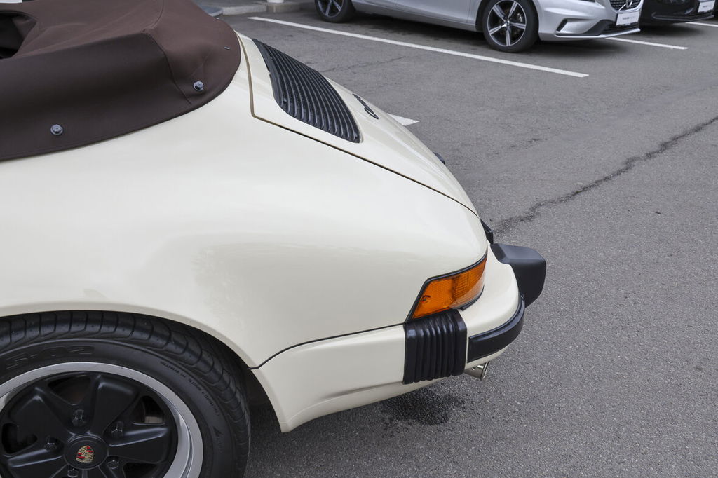 Porsche 911 Carrera 3.2 (US)