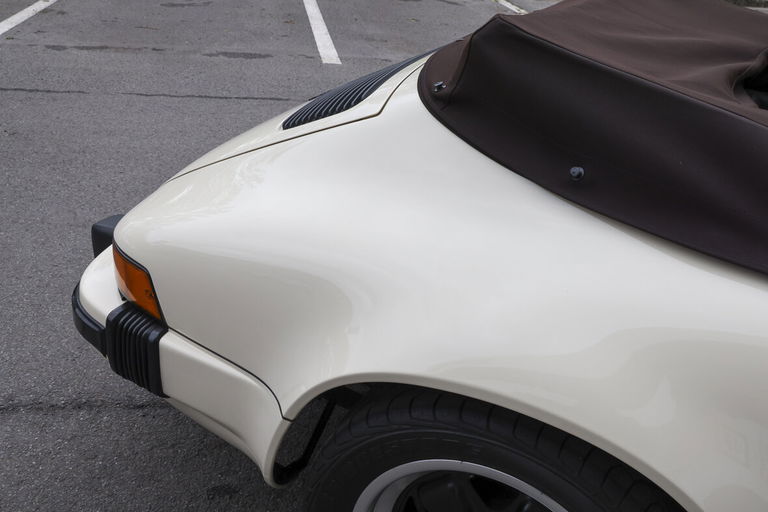 Porsche 911 Carrera 3.2 (US)