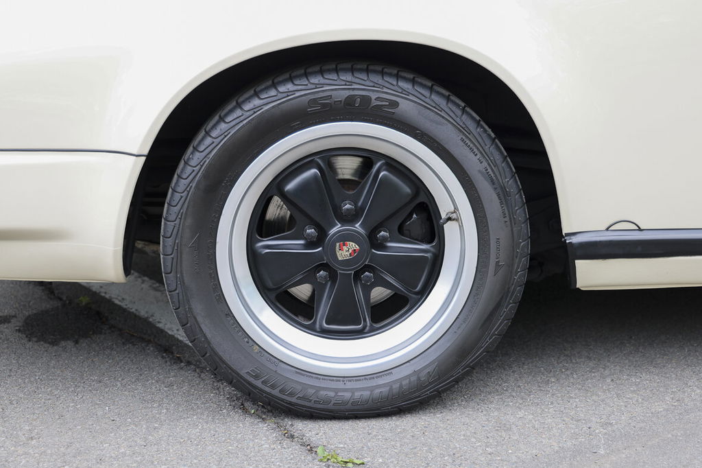 Porsche 911 Carrera 3.2 (US)