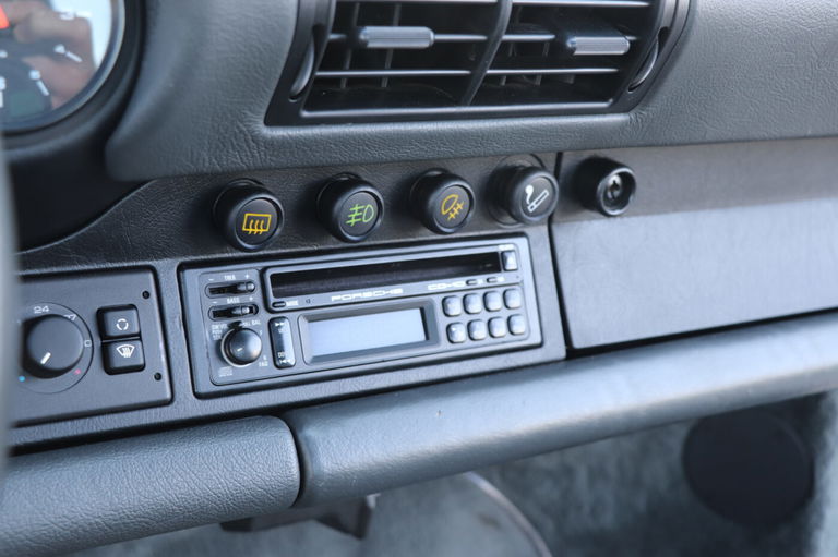 Porsche 964 Carrera 4