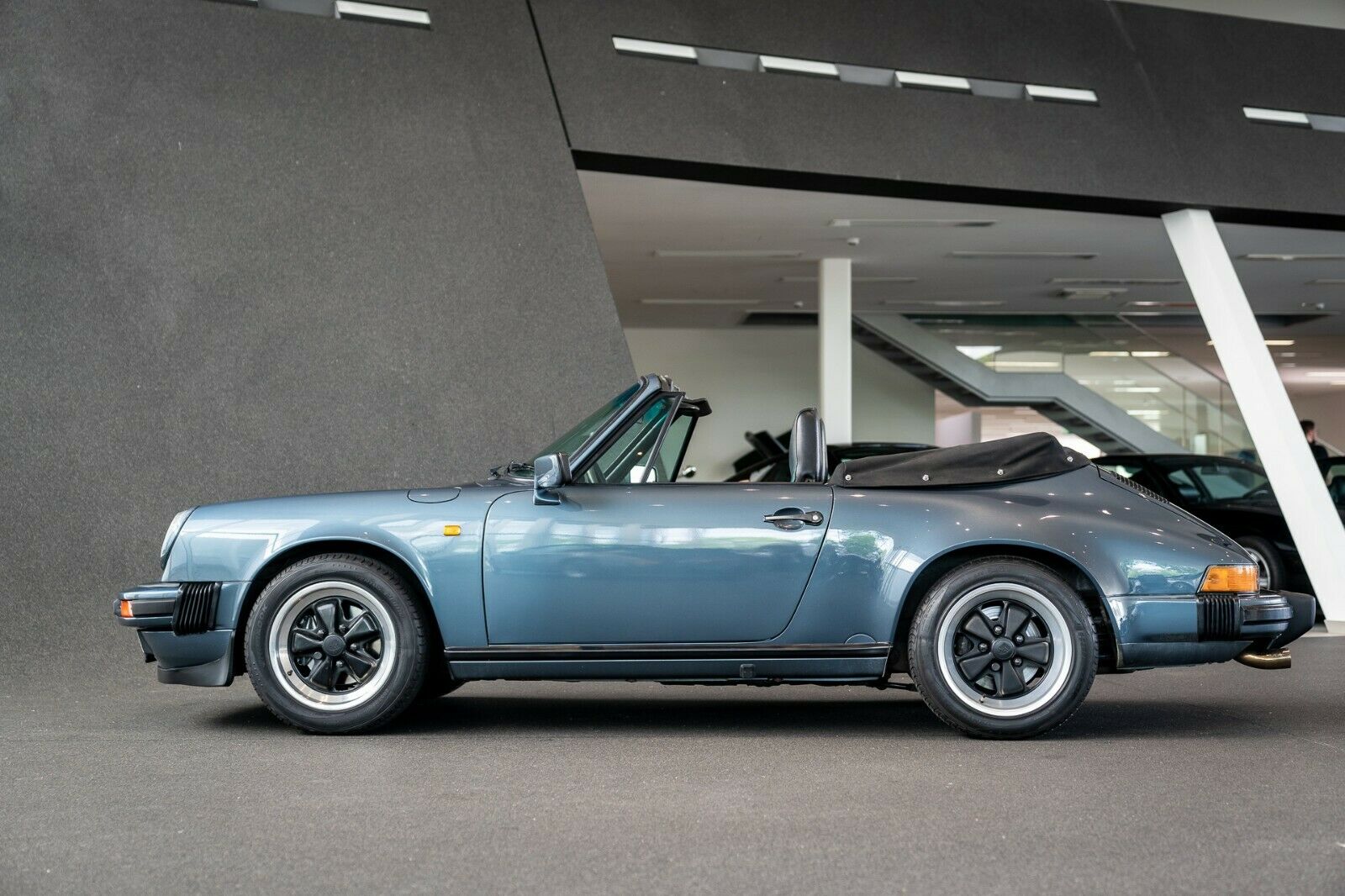 Porsche 911 Carrera 3.2 1987 - elferspot.com - Marketplace for Porsche