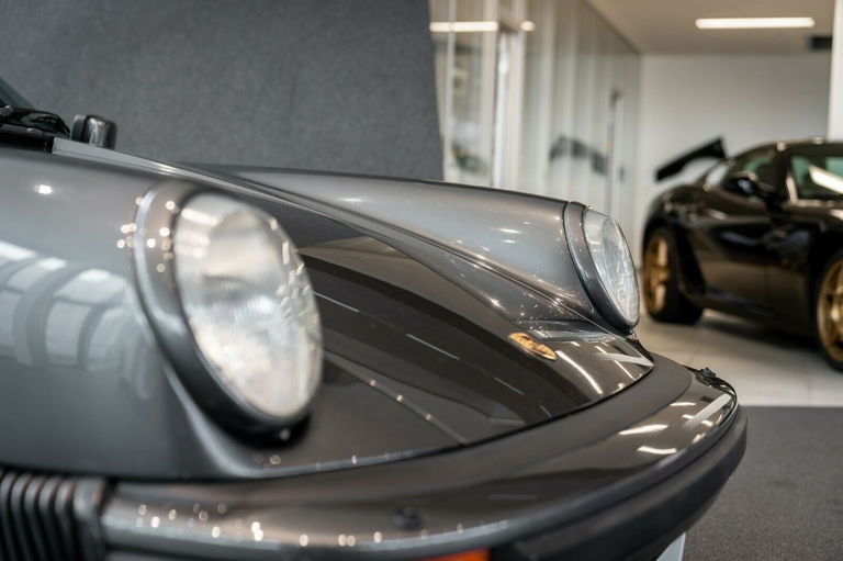 Porsche 911 Carrera 3.2 (KAT)