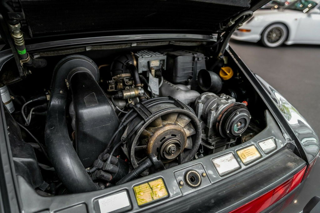 Porsche 911 Carrera 3.2 (KAT)