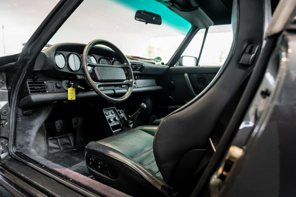 Porsche 911 Carrera 3.2 (KAT)