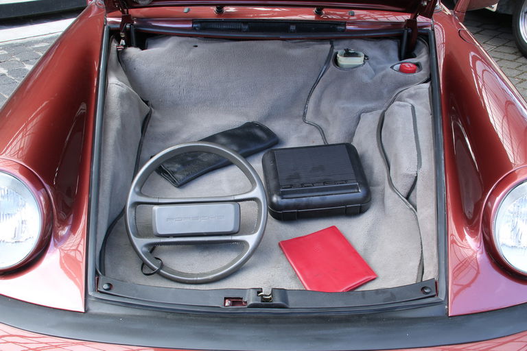 Porsche 911 Carrera 3.2 (US)