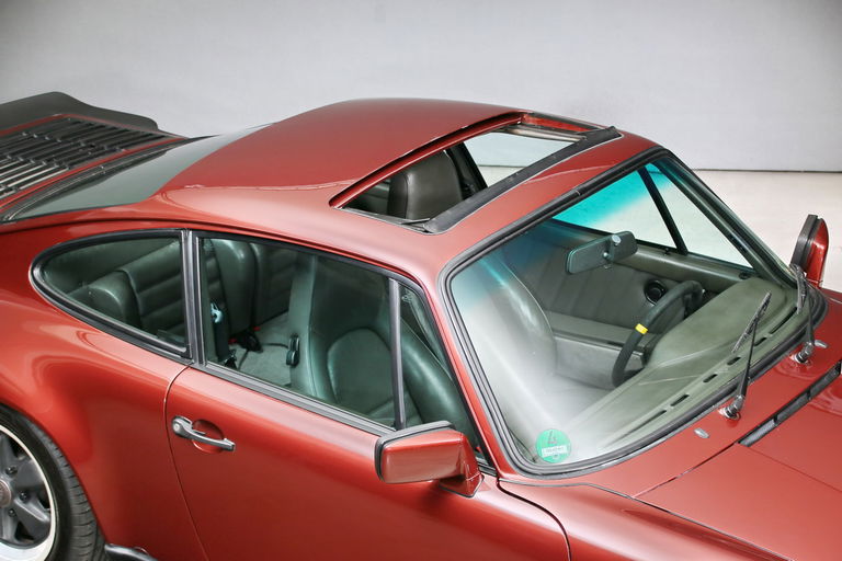 Porsche 911 Carrera 3.2 (US)