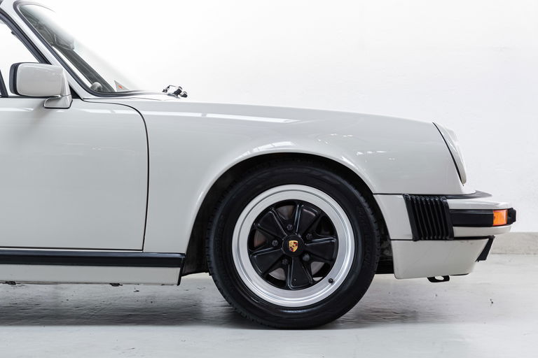 Porsche 911 Carrera 3.2 (US)