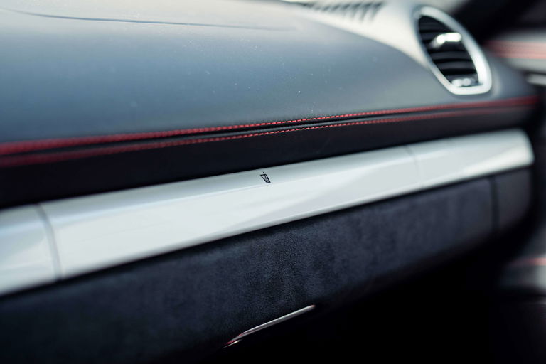 Porsche 718 Cayman GT4