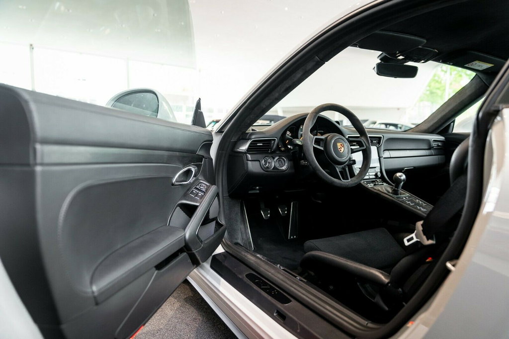 Porsche 991 GT3 Touring