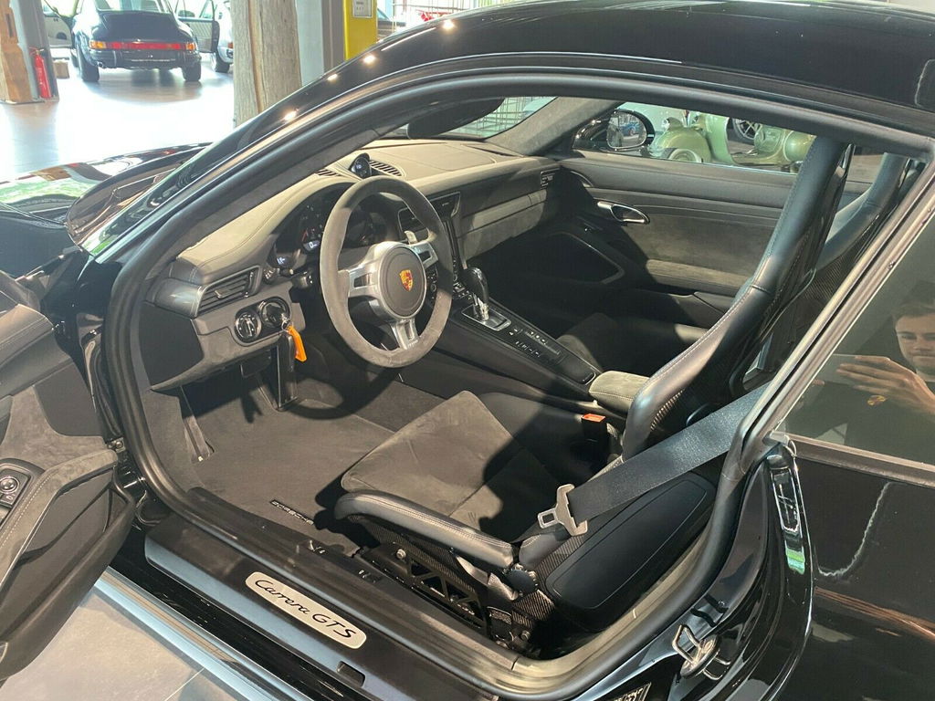 Porsche 991 Carrera GTS