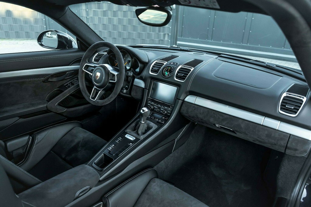 Porsche 981 Cayman GT4